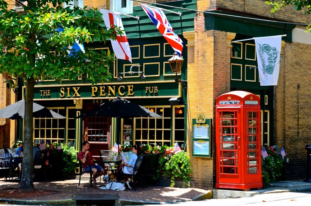 Six Pence Pub